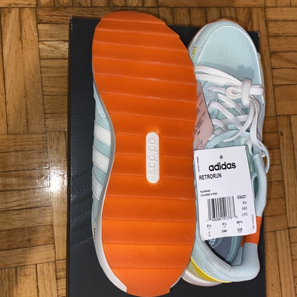 Adidas Retro Running Shoes - Picture 7 of 7